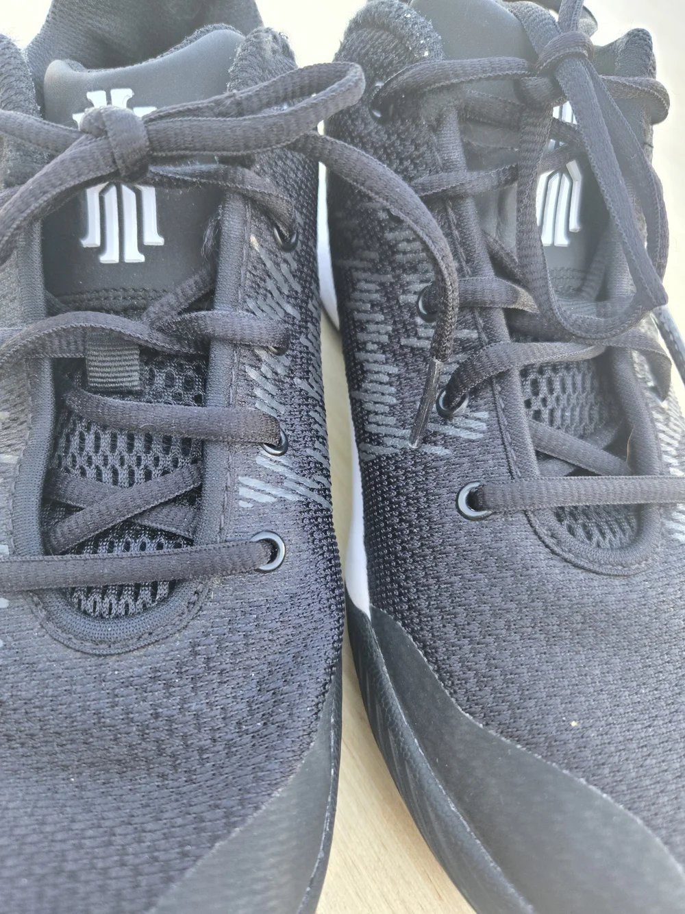 Nike Kids' Youth KYRIE Black Athletic Shoes
